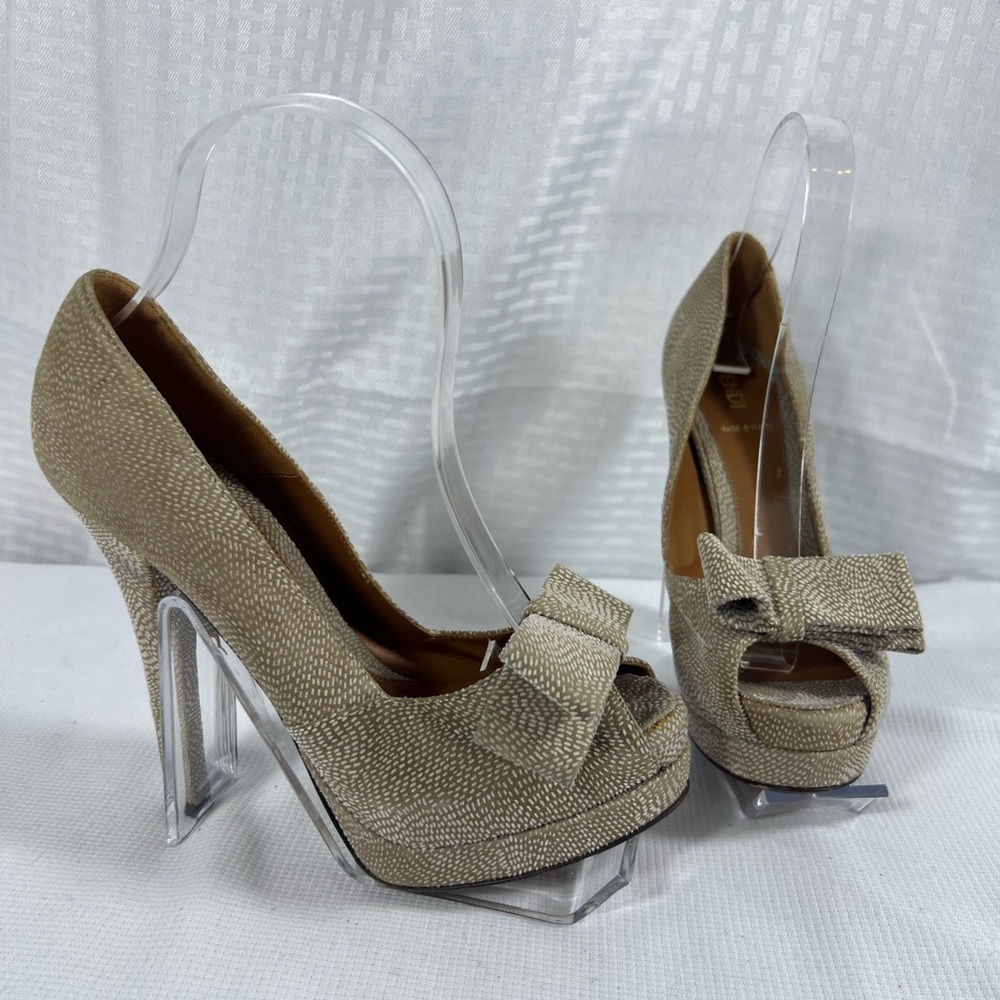 7508: Fendi Textured Leather Platform Peep Toe Pumps EU 37